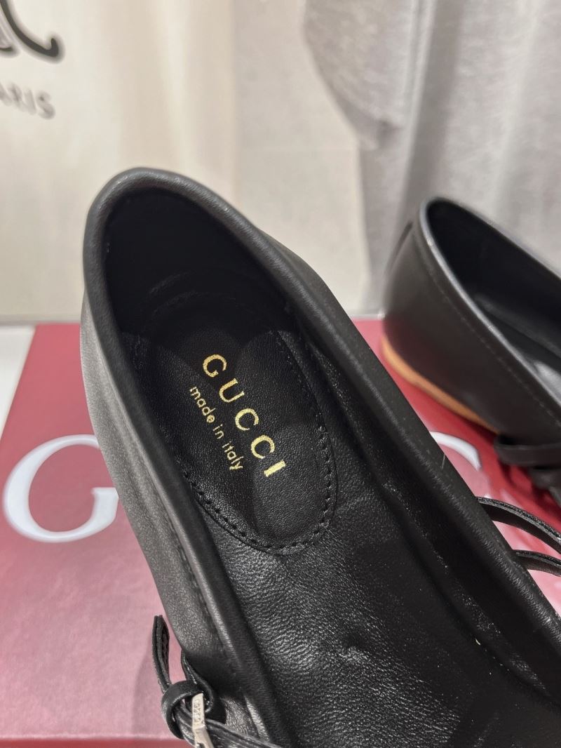 Gucci Flat Shoes